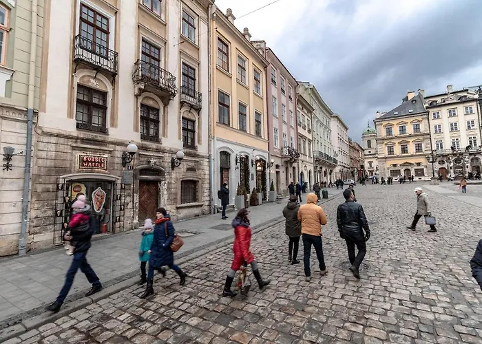 на площі ринок 41 * Lviv