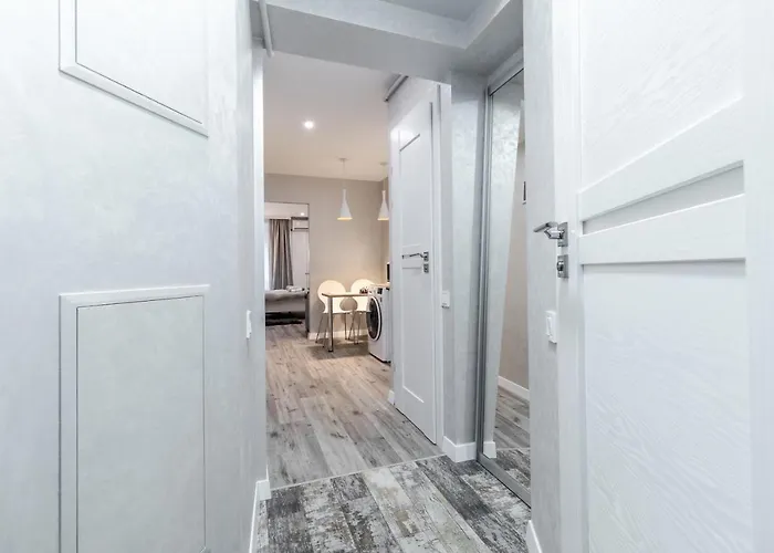 на площі ринок 41 *