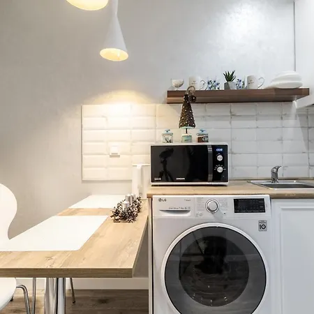 на площі ринок 41 *