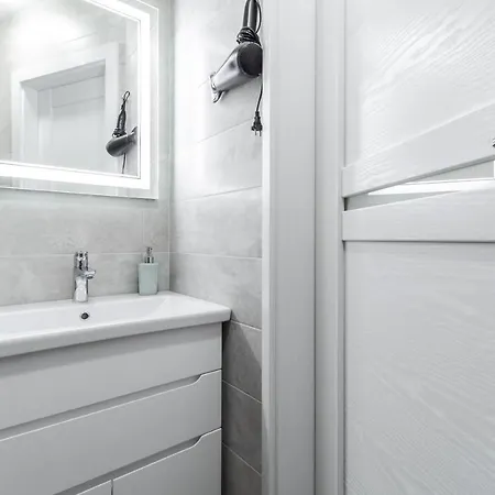 на площі ринок 41 *