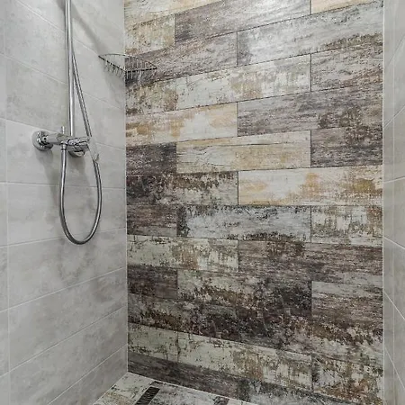 на площі ринок 41