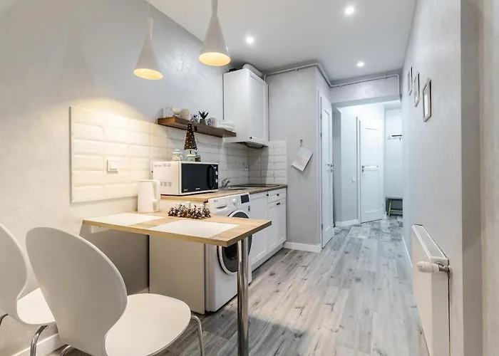 на площі ринок 41 *