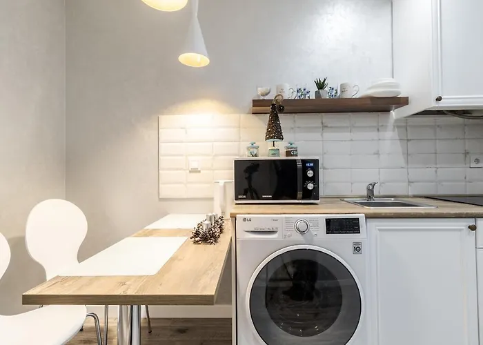 на площі ринок 41 *